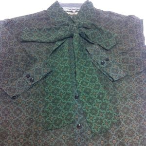 Green sheer printed short sleeve blouse